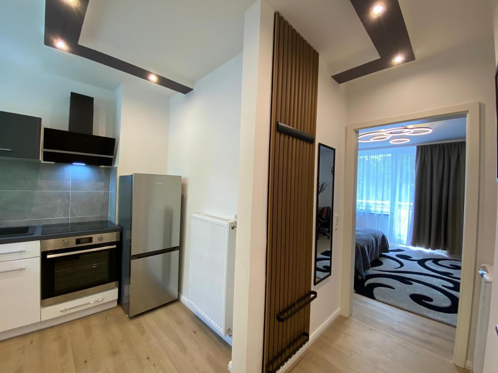 Luxus With Balcony Apartment
